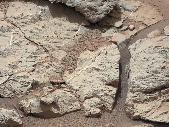 بالفيديو.. علماء آثار يكتشفون قبرا وصليبا على سطح المريخ صورة رقم 2