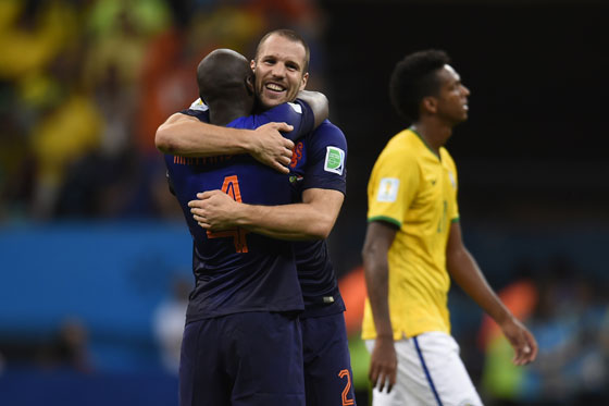 هولندا تهزم البرازيل وتنتزع منها المركز الثالث في البطولة صورة رقم 12