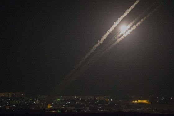 غزة تقصف تل ابيب بصواريخ جديدة.. من صنع محلي صورة رقم 8