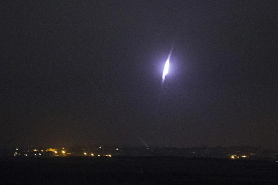 غزة تقصف تل ابيب بصواريخ جديدة.. من صنع محلي صورة رقم 9