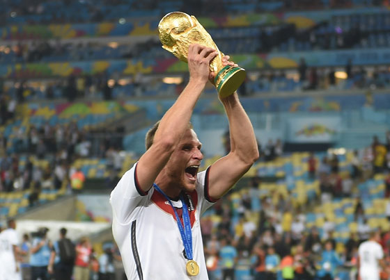 الاحتفالات تعم المانيا بعد فوزها بكأس العالم للمرة الرابعة صورة رقم 7