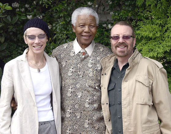 بالصور.. أشهر نجوم ومشاهير العالم دعموا جمعية مانديلا الخيرية صورة رقم 2