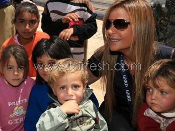 بالصور.. سفيرة النوايا الحسنة كارول سماحة تزور اطفال الزعتري صورة رقم 2