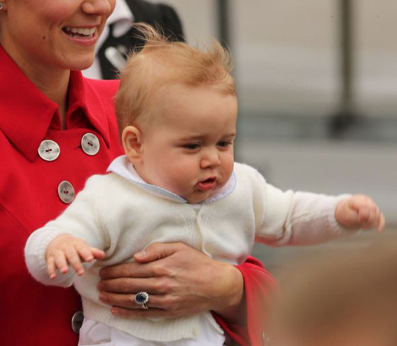 صور جديدة رائعة وفيديو الأمير جورج بمناسبة عيد ميلاده الأول  صورة رقم 5