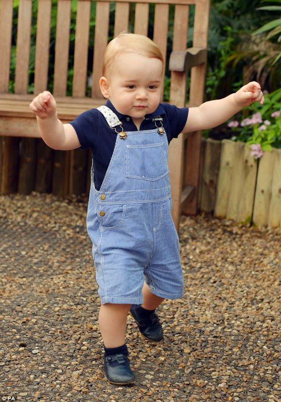 صور جديدة رائعة وفيديو الأمير جورج بمناسبة عيد ميلاده الأول  صورة رقم 1