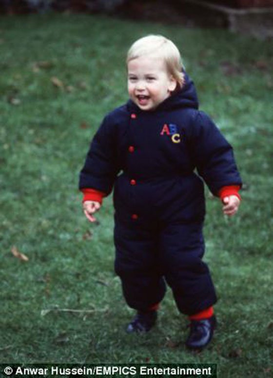 صور جديدة رائعة وفيديو الأمير جورج بمناسبة عيد ميلاده الأول  صورة رقم 2