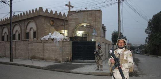 بغداد تفتح قلبها للمسيحيين الفارين من الموصل وتصف تهجيرهم بالعار! صورة رقم 9