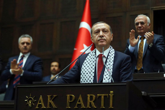 بسبب عدائه لاسرائيل.. المجلس اليهودي يجرّد اردوغان من وسام للسلام صورة رقم 4