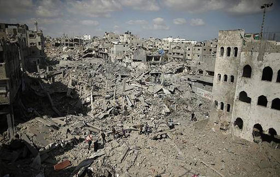  خلال ساعة واحدة.. آلة الدمار الاسرائيلية تفجر حيا كاملا في بيت حانون !! صورة رقم 2