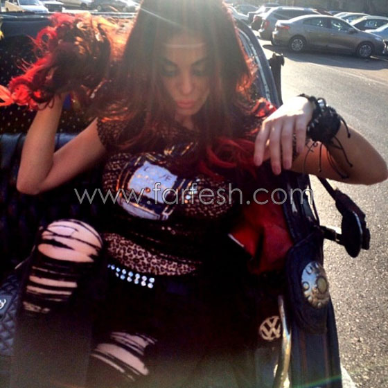  صور دومينيك حوراني تركب الحنطور في شوارع القاهرة بملابس ممزقة  صورة رقم 3