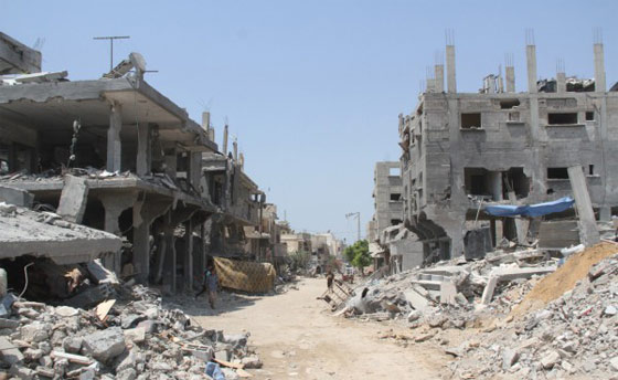 متزوج من 5 نساء واب لـ 40 ابنا و200 حفيد دمرت اسرائيل بيته في غزة صورة رقم 6