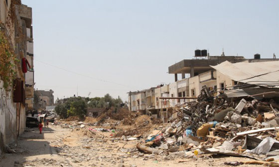 متزوج من 5 نساء واب لـ 40 ابنا و200 حفيد دمرت اسرائيل بيته في غزة صورة رقم 11