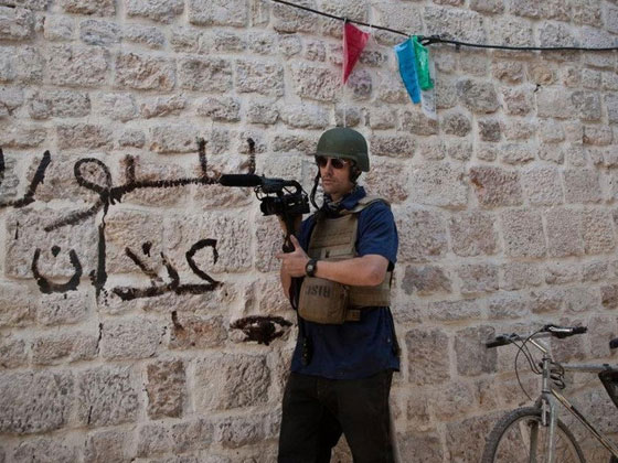 ردا على الضربات الجوية.. داعش يذبح بالسكين صحفيا امريكيا مختطفا صورة رقم 6