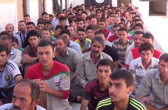 فيديو يصور دخول المئات من الايزيديين إلى الاسلام خوفاً من داعش صورة رقم 2