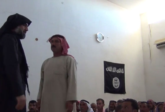 فيديو يصور دخول المئات من الايزيديين إلى الاسلام خوفاً من داعش صورة رقم 1