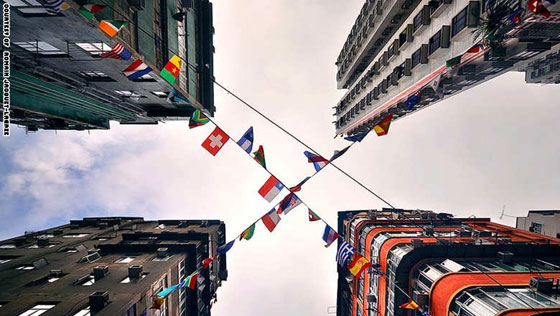 بالصور.. شاهد كيف تتكلم عمارات هونغ كونغ بلغة مختلفة عند تصويرها صورة رقم 2