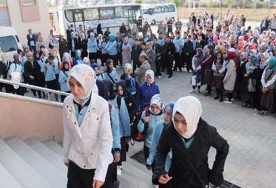 تزايد اعداد المدارس الاسلامية في تركيا يثير قلق المواطنين صورة رقم 2
