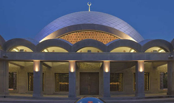 صور.. مهندسة تركية تصمم اجمل مسجدين في ساكيرين والدوحة صورة رقم 1