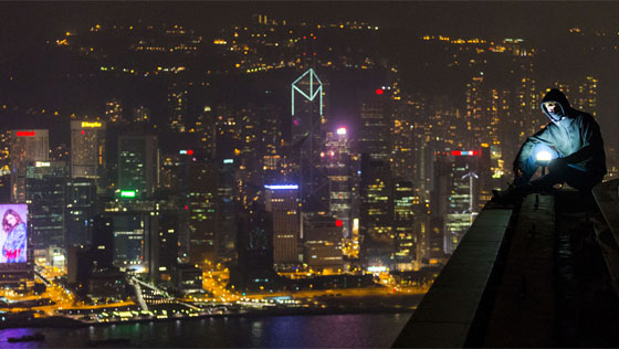 بالفيديو.. مغامرون يتسلقون قمم البنايات الشاهقة في هونغ كونغ صورة رقم 16