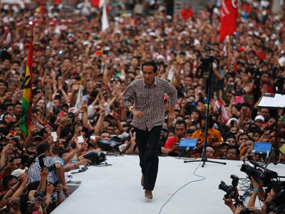 اندونيسيا تحظى برئيس متواضع وحيوي يحب الناس والموسيقى الصاخبة صورة رقم 2