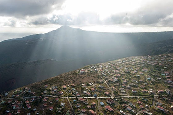 جزيرة القديسة هيلينا البركانية منفى نابليون ويسكنها 4000 نسمة صورة رقم 9
