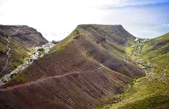 جزيرة القديسة هيلينا البركانية منفى نابليون ويسكنها 4000 نسمة صورة رقم 2