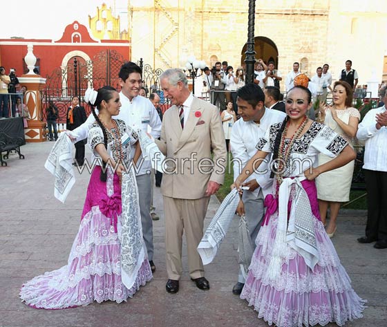 بعد رقصة السيف السعودية، الامير تشارلز يرقص بالمنديل في المكسيك صورة رقم 6