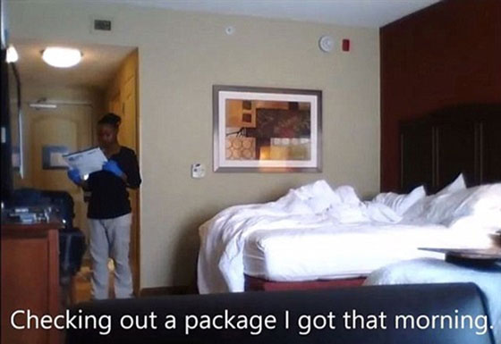 بالفيديو.. شاهد فضائح عاملات النظافة في غرف الفنادق بعد مغادرة النزلاء لها صورة رقم 3