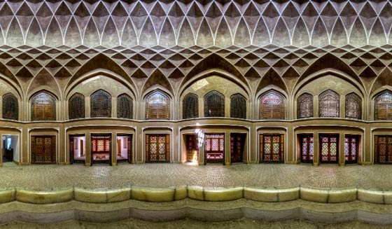 صور مثيرة من داخل المساجد الايرانية.. بعدسة مصور شاب صورة رقم 1