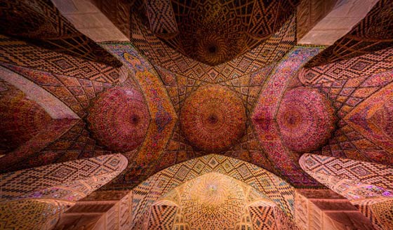 صور مثيرة من داخل المساجد الايرانية.. بعدسة مصور شاب صورة رقم 4
