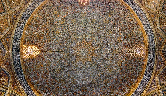 صور مثيرة من داخل المساجد الايرانية.. بعدسة مصور شاب صورة رقم 10