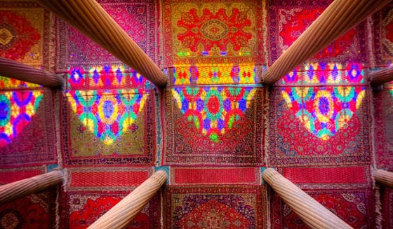 صور مثيرة من داخل المساجد الايرانية.. بعدسة مصور شاب صورة رقم 13