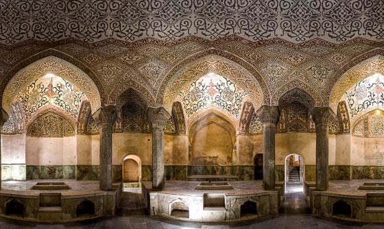 صور مثيرة من داخل المساجد الايرانية.. بعدسة مصور شاب صورة رقم 17