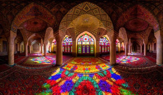 صور مثيرة من داخل المساجد الايرانية.. بعدسة مصور شاب صورة رقم 18