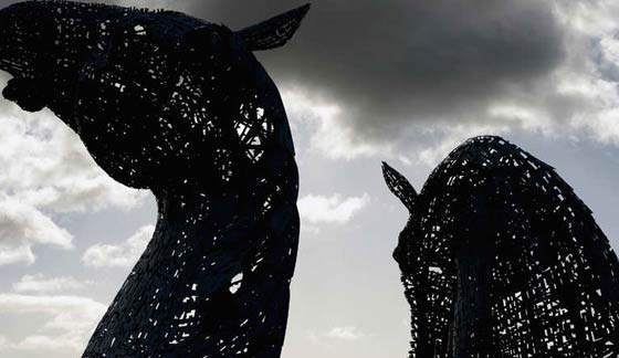 بالصور.. اسكتلندا تخلد تراث الاحصنة بأكبر نحت لحصانين في العالم صورة رقم 3