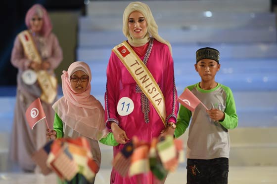 مهندسة كمبيوتر تونسية تفوز بـ (تاج الجمال الإسلامي) في اندونيسيا صورة رقم 8