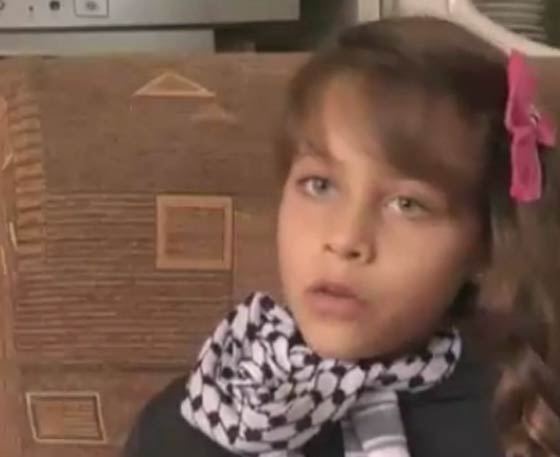 طفلة فلسطينية توثق في هاتفها المحمول ما تعجز عنه كاميرات الصحفيين صورة رقم 2