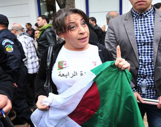 ناشطة سياسية جزائرية تتعرض لحملة تكفيرية.. والسبب مكبرات خطبة الجمعة صورة رقم 6