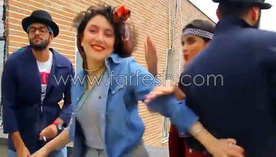 ايرانية ترقص داخل عربة مترو في طهران وبدون حجاب تحديا للقانون صورة رقم 2