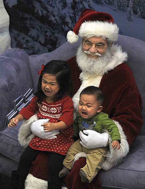 صور مضحكة وفيديو بكاء ورعب الأطفال لرؤيتهم (بابا نويل) صورة رقم 4