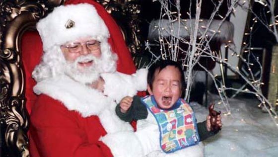 صور مضحكة وفيديو بكاء ورعب الأطفال لرؤيتهم (بابا نويل) صورة رقم 5