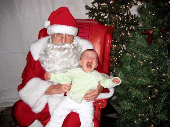 صور مضحكة وفيديو بكاء ورعب الأطفال لرؤيتهم (بابا نويل) صورة رقم 16
