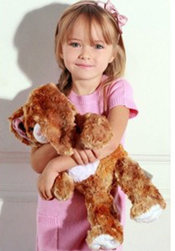 الطفلة الروسية كريستينا بيمينوفا.. اصغر واجمل عارضة ازياء في العالم صورة رقم 11