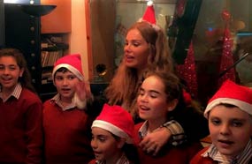 فيديو نيكول سابا في ميدلي الكريسماس مع مجموعة  من الاطفال صورة رقم 6