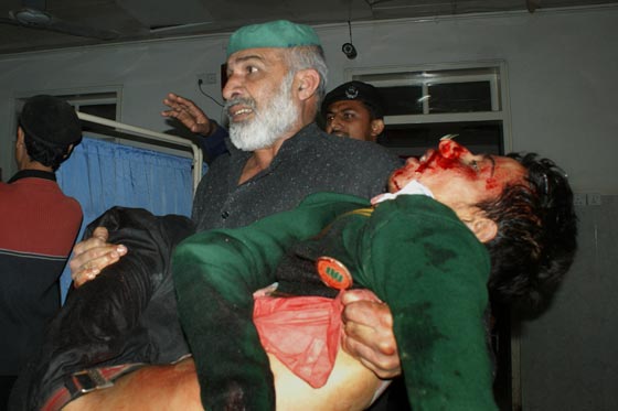 السفاح ومدبر مجزرة الأطفال في باكستان يظهر في تسجيل فيديو صورة رقم 13