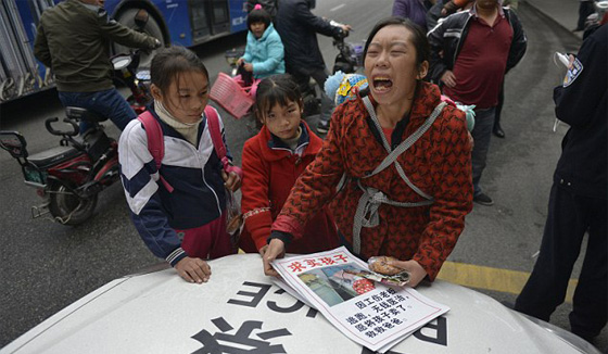صينية تعرض طفلتها للبيع لتوفير تكلفة عملية جراحية لزوجها صورة رقم 6