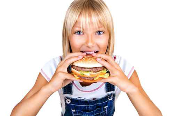 صور اسرائيليات ينشرن حملة : فتيات يأكلن همبرغر ضد النحافة! صورة رقم 4