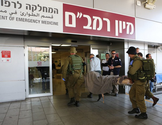 بالفيديو.. مقاتلون سوريون يتلقون العلاج في مستشفيات باسرائيل صورة رقم 4