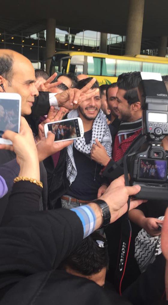  علم فلسطين يرفرف في احتفالات استقبال هيثم خلايلة في مجد الكروم صورة رقم 7