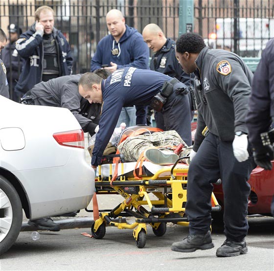 انتحار رجل بعد قتله شرطيين في نيويورك صورة رقم 1